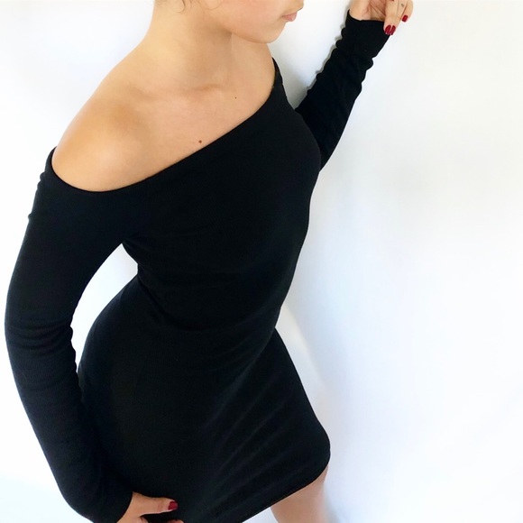 Brand New 🔥Black Off Shoulder Bodycon Dress 👗 - Picture 2 of 6